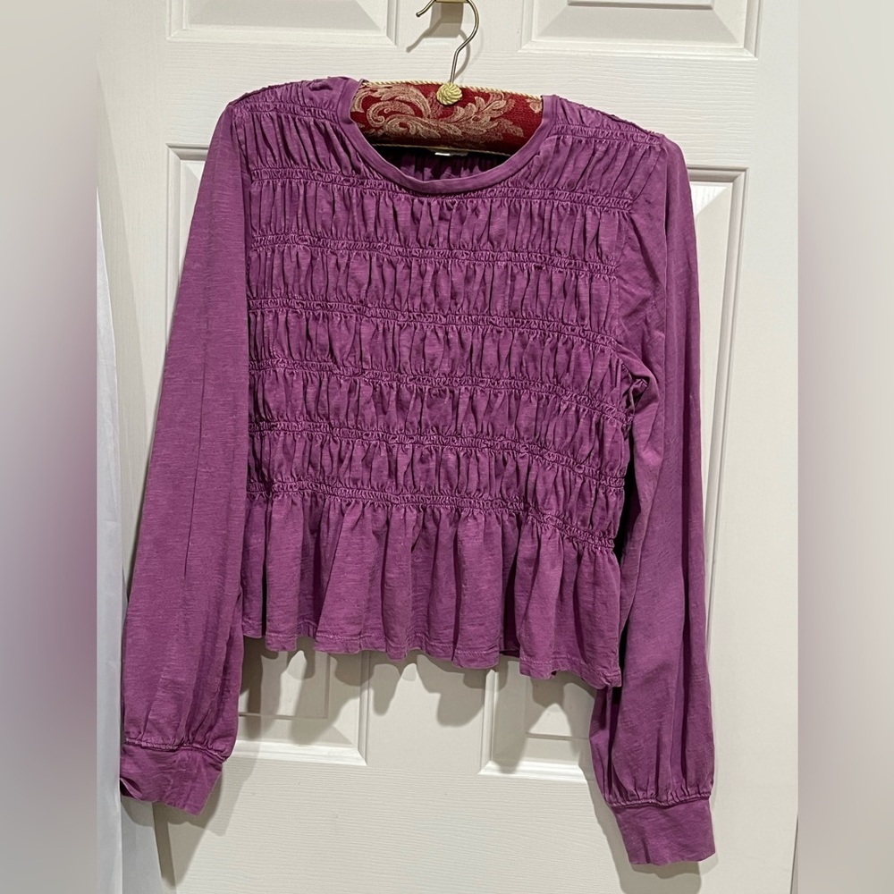 PILCRO Purple Smocked Peplum Long Sleeve CROP Top
WOMEN SIZE L